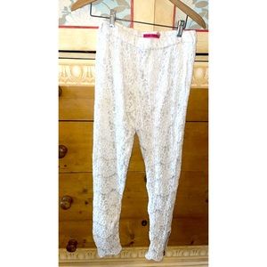 Alice + Olivia White Floral Lace Pants Size 0